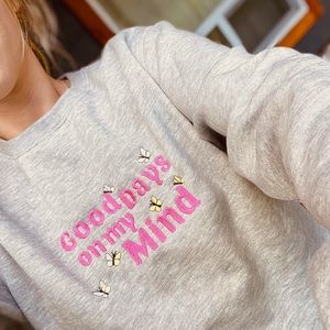 Cute sweatshirt!